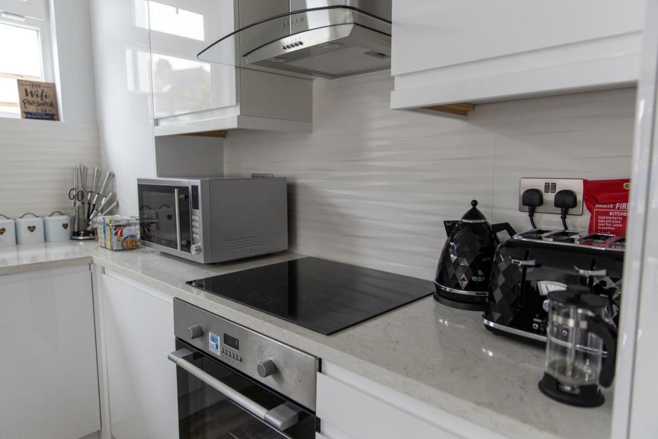 London Northwick Park Serviced Apartments By Riis Property Гарроу Екстер'єр фото