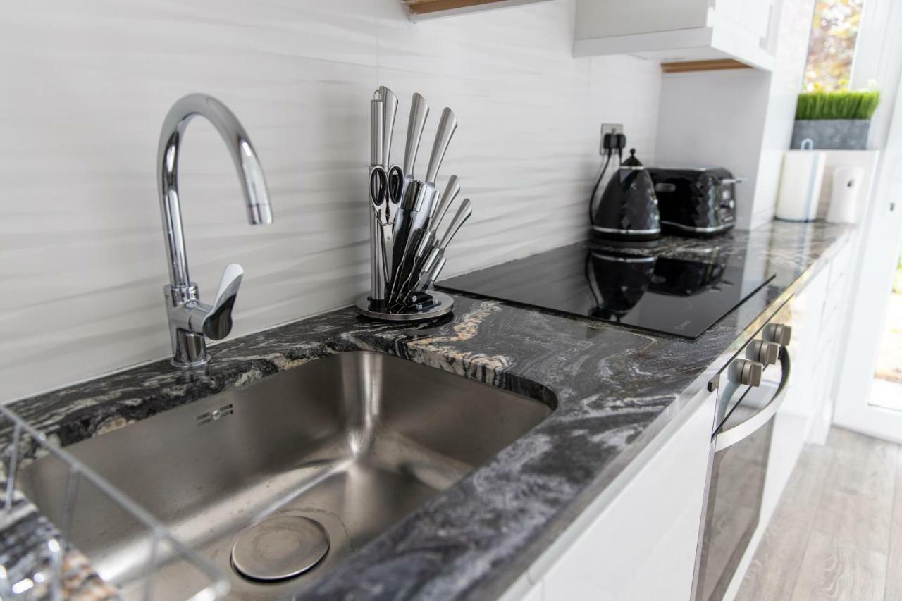 London Northwick Park Serviced Apartments By Riis Property Гарроу Екстер'єр фото