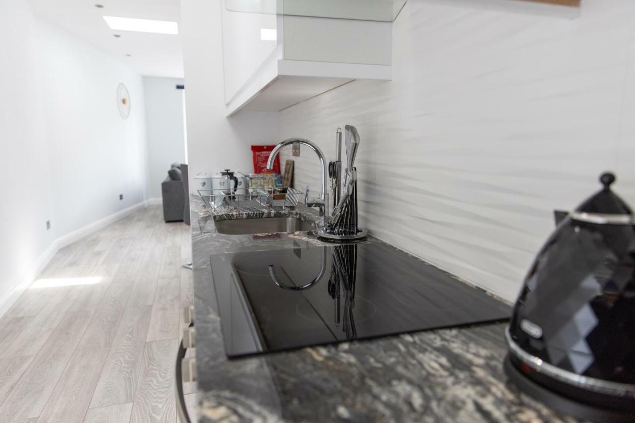 London Northwick Park Serviced Apartments By Riis Property Гарроу Екстер'єр фото
